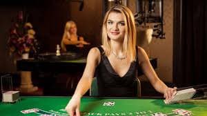 Dealer profesional live casino ampera4d yang memberikan pengalaman permainan interaktif